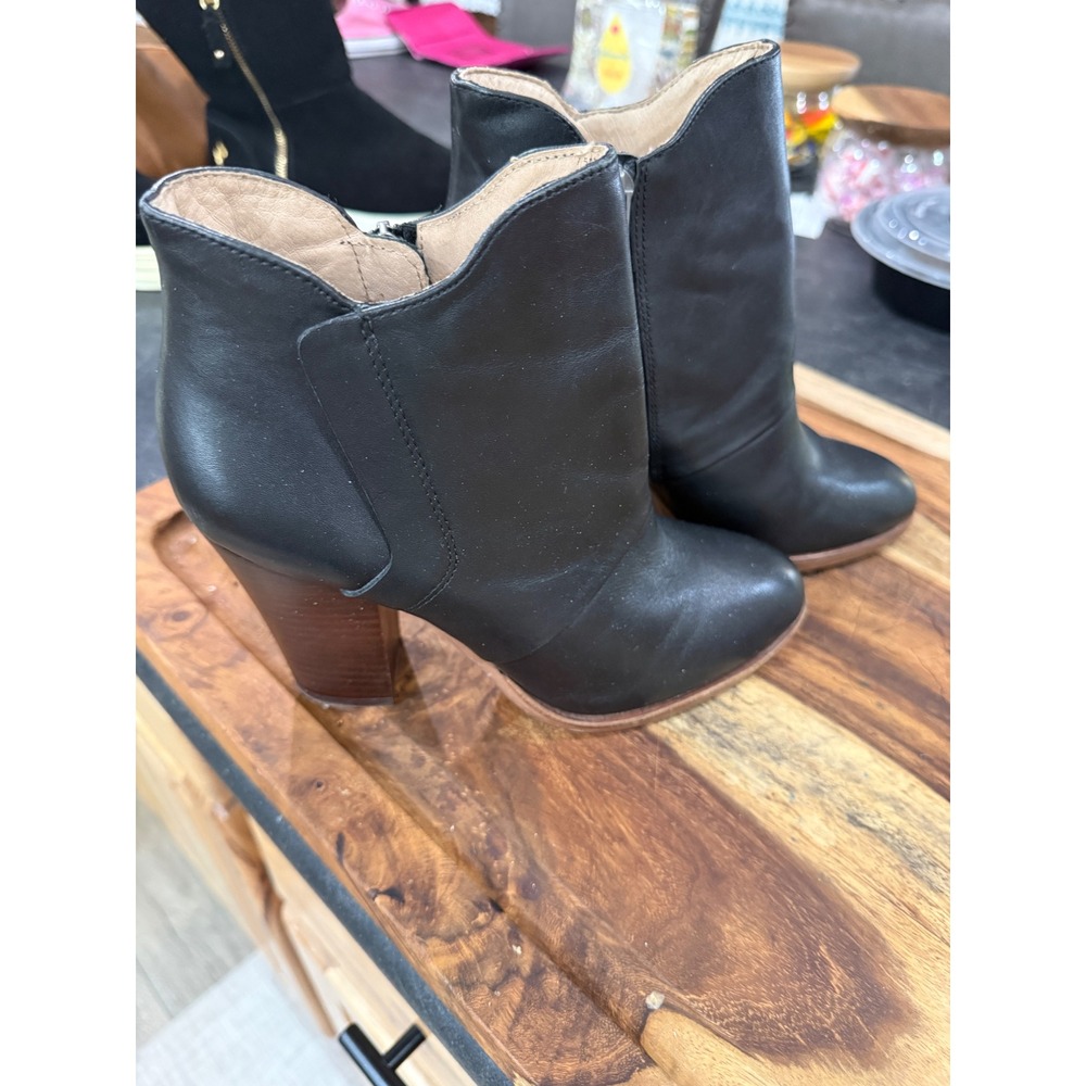 Halogen Black Leather Ankle Boots Almond Toe Stacked Block Heel Size 7.5M